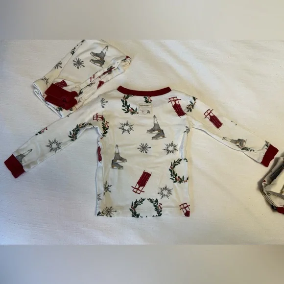 Burt’s Bees Baby | Bundle of 2-piece Holiday Pajama Sets | 18 months - Picture 10 of 16